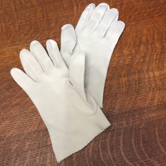 KARMS Gloves Wrist Pearls - Picture 3 of 6